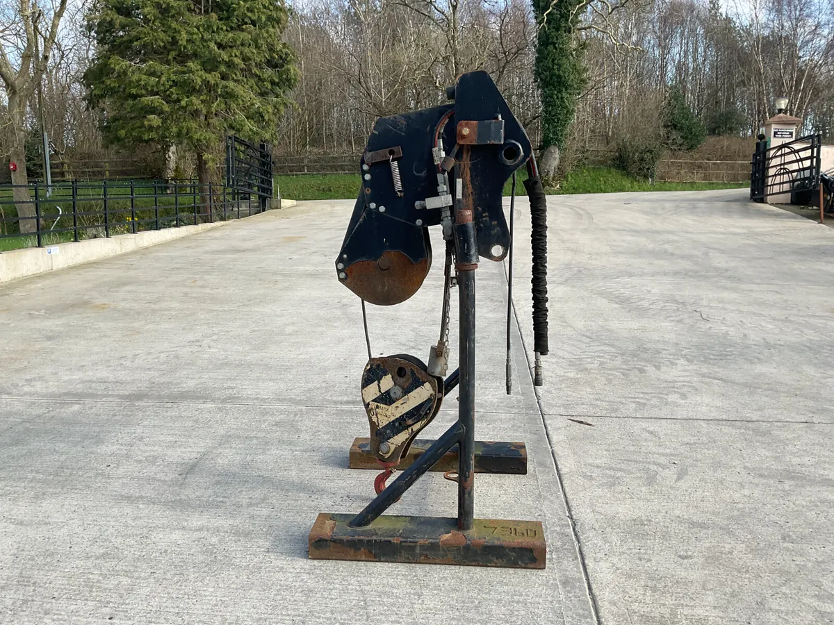 Manitou ST – 5000KG Winch - Image 1