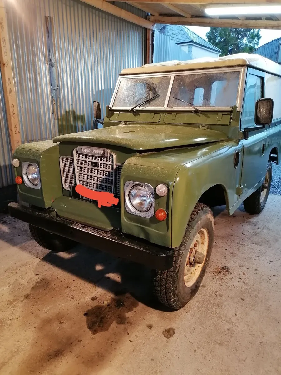 Land Rover - Image 1