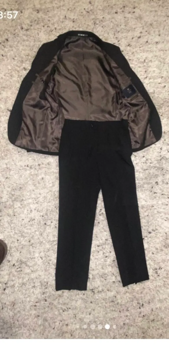 Boys black suit with shirt - Image 2