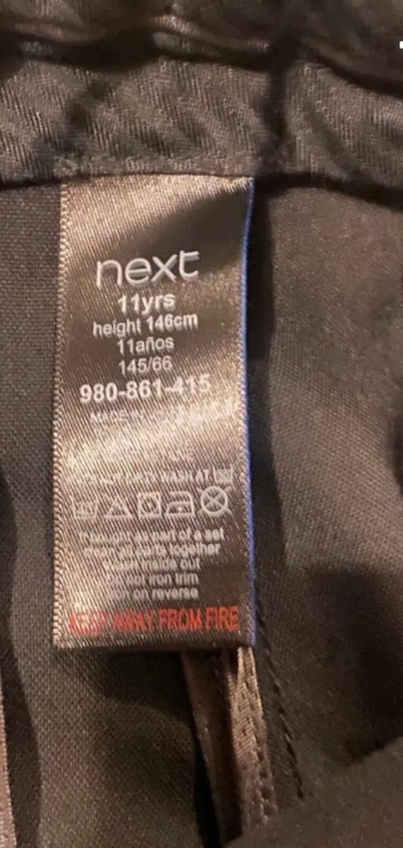 Boys black suit with shirt - Image 4