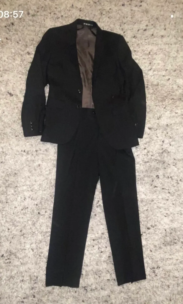 Boys black suit with shirt - Image 1