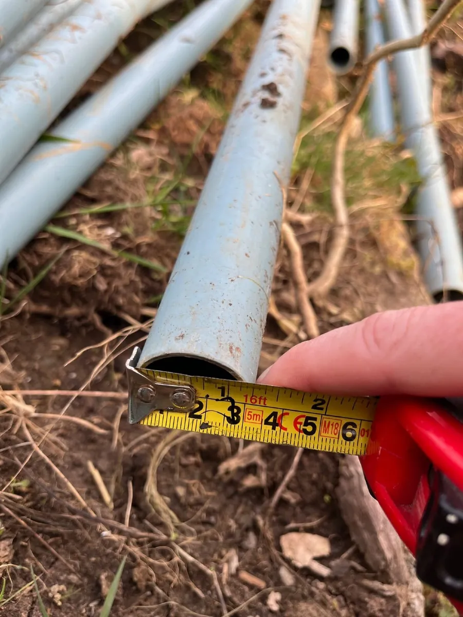 22 narrow pipes suitable for irrigation - Image 1