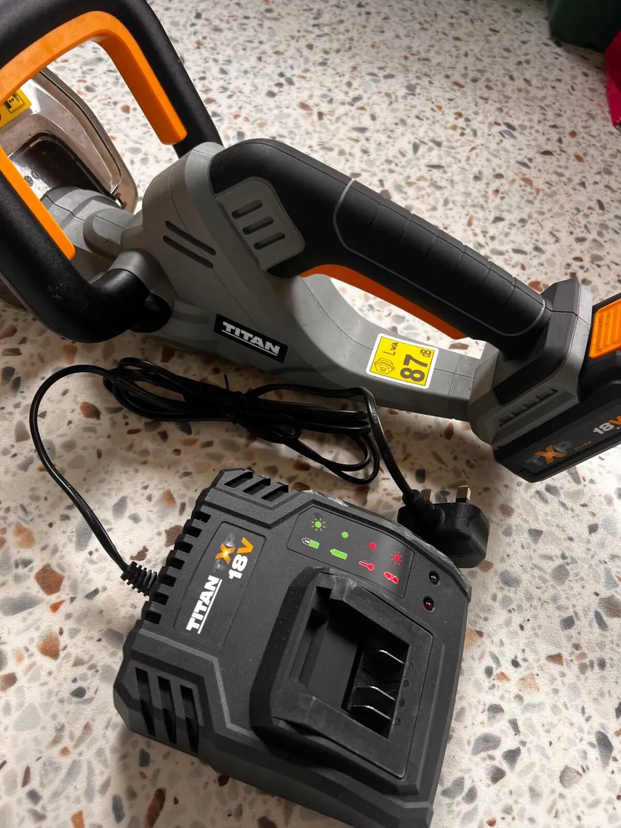 titan hedge trimmer - Image 2