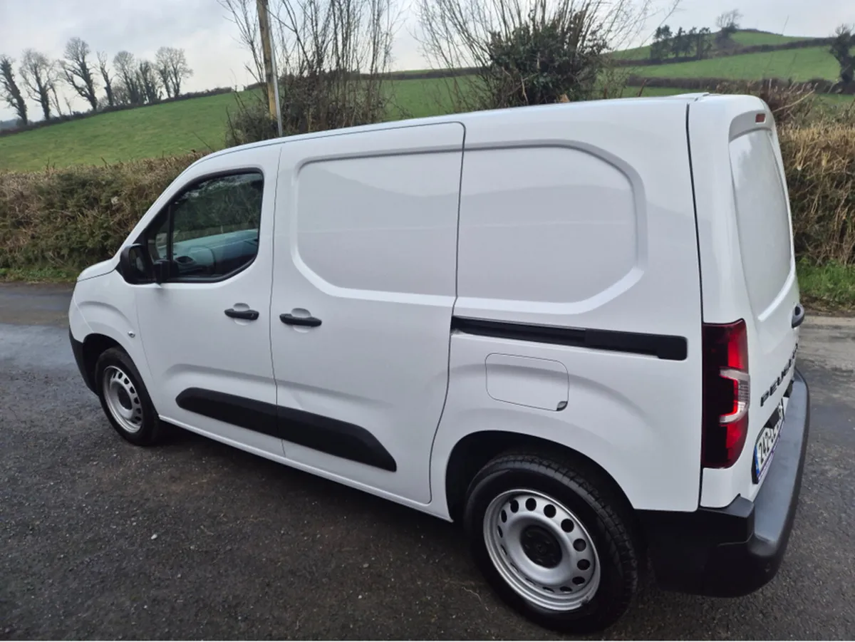 Peugeot Partner PRO PLUS 1.5 HDI 100 1 - Image 4