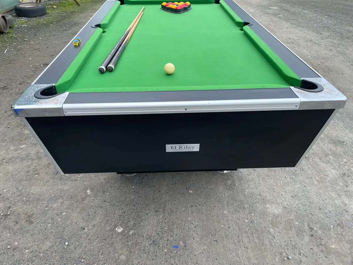 Pool table - Image 2