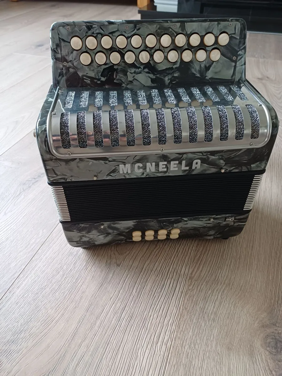 McNeela Button Accordion - Image 2