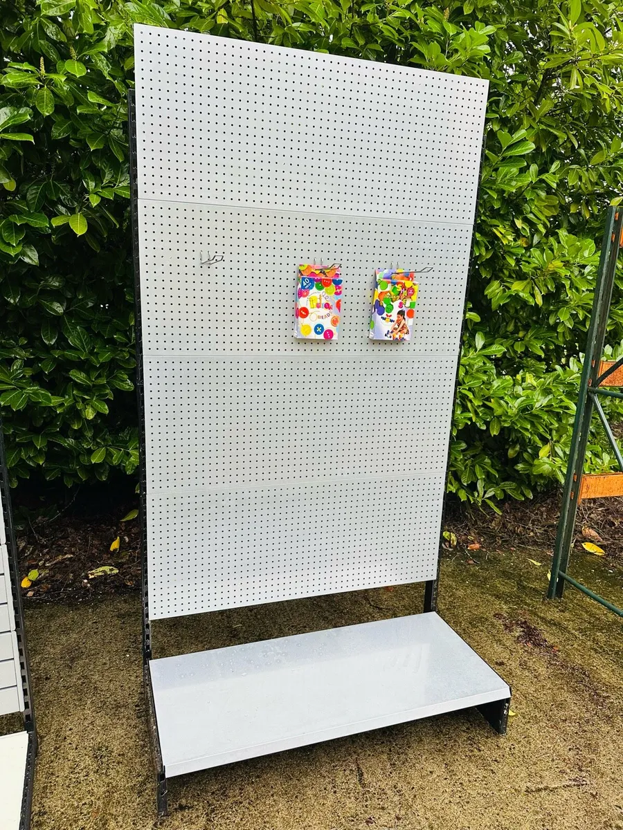 XL TOOLS WORK SHOP / SHOP DISPLAY PEG BOARD STAND - Image 4