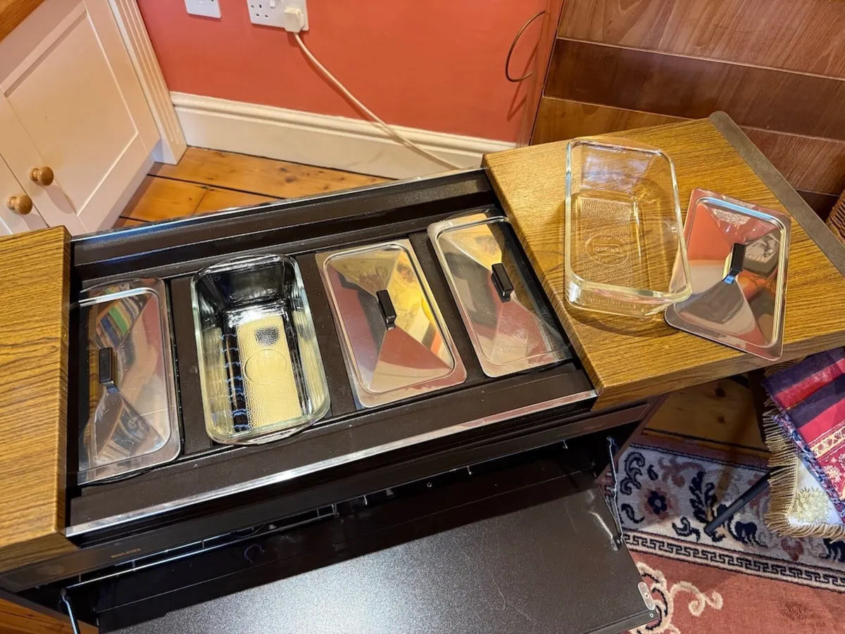 Ekco Hostess Royal food server/warmer trolley - Image 2