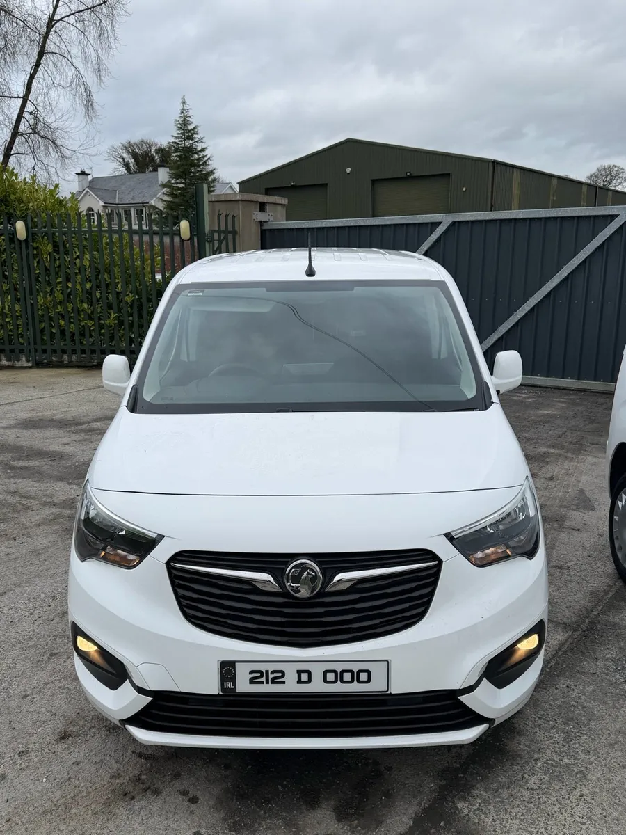 THE CHOICE OF 2 VAUXHALL COMBOS 2021 LOW MILES!! - Image 4