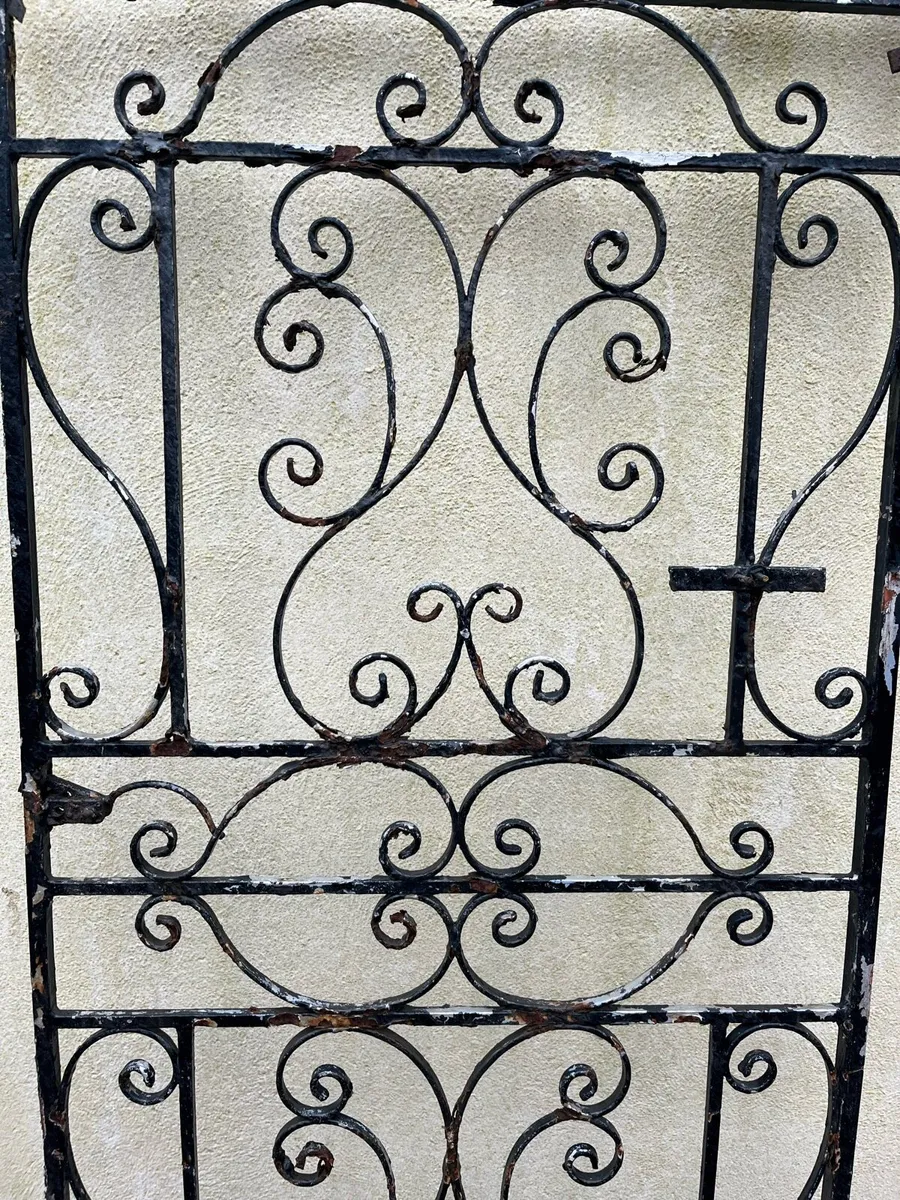 Tall cast iron gate - Image 2