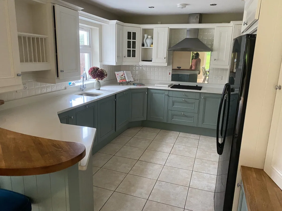 Kitchen units - Image 1