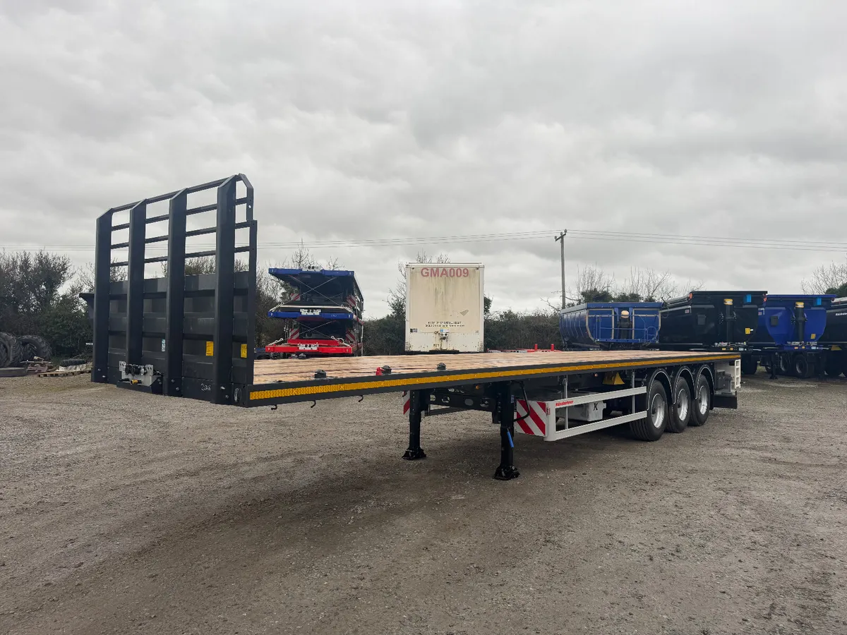 13.9m Flat Trailer - Image 1