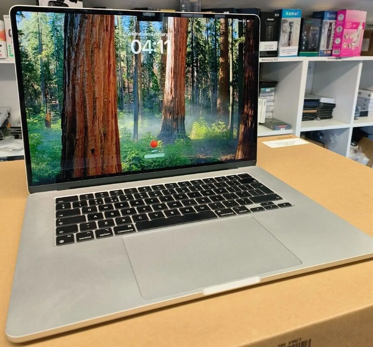 2023 Apple M2 MacBook Air 15" 8GB / 512GB SSD Starlight - A2941 (Battery Cycle: 127) - Image 4