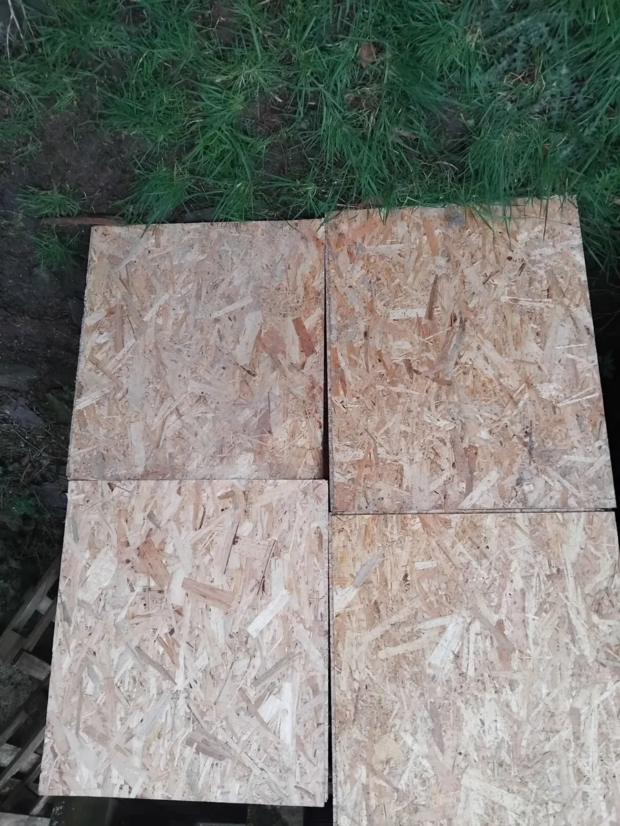 Insulation of slaboard and 6 inch. Plywood.  Fence - Image 1