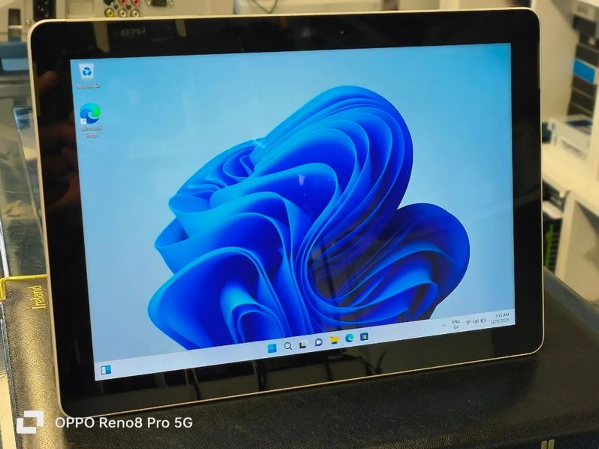 Microsoft Surface Go (1824) 10", 8gb Ram, 128gb Ssd, Pentium 4415y 1.6ghz Tablet - Image 3