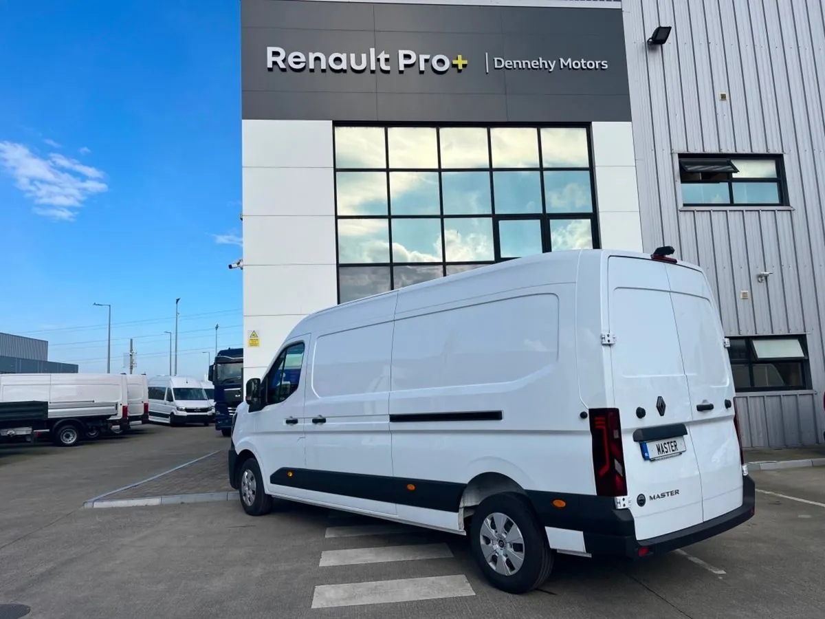 Renault Master 2.0 - Image 2