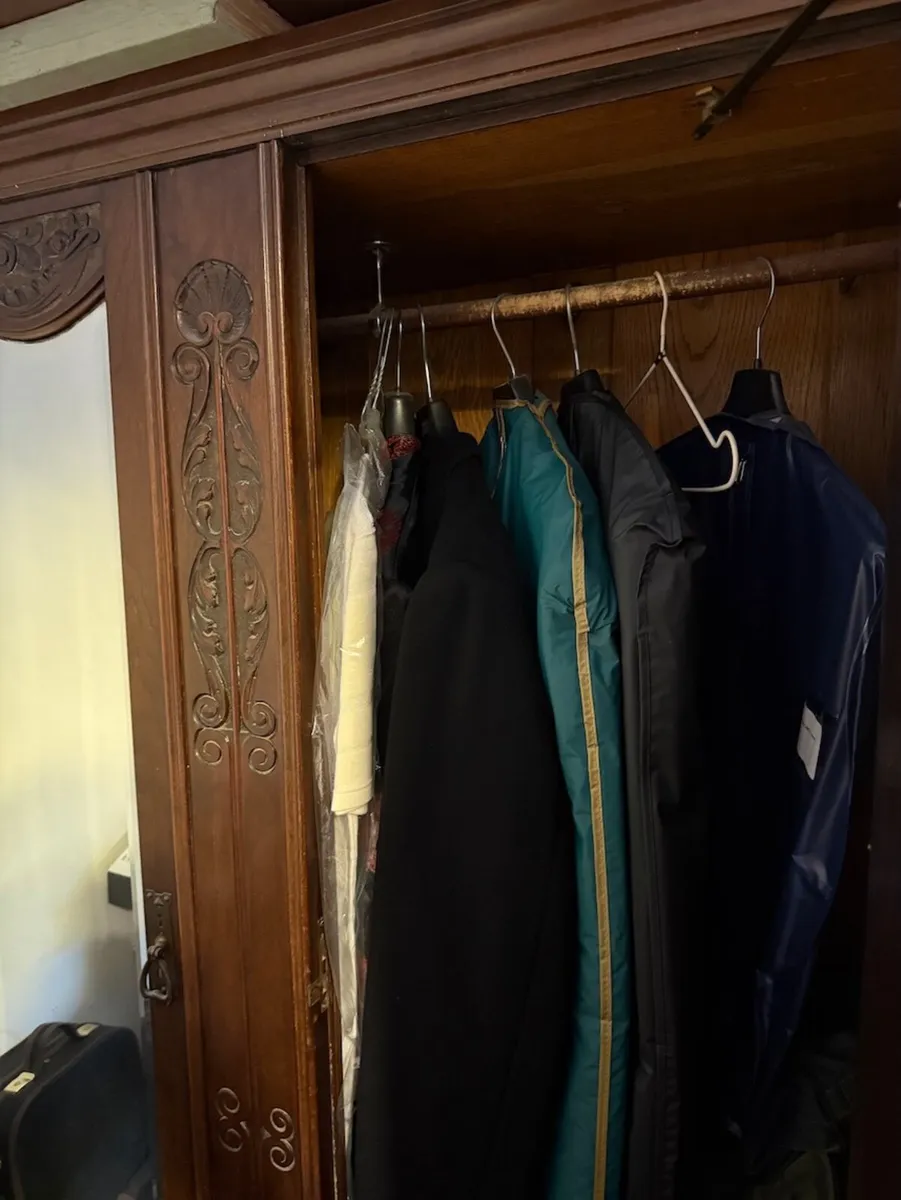 Antique mahogany wardrobe - Image 3