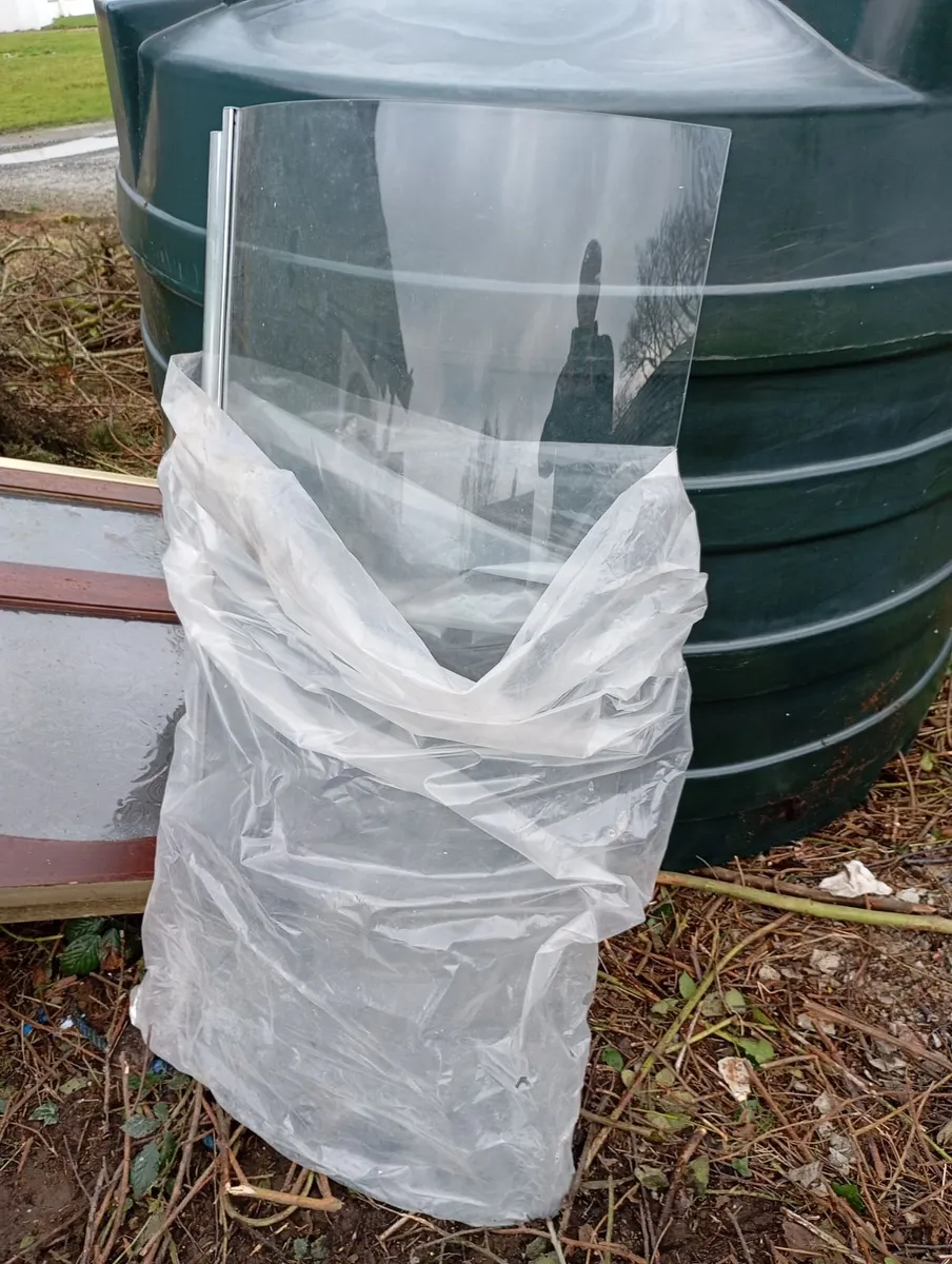 Bath and Chrome glass door - Image 1