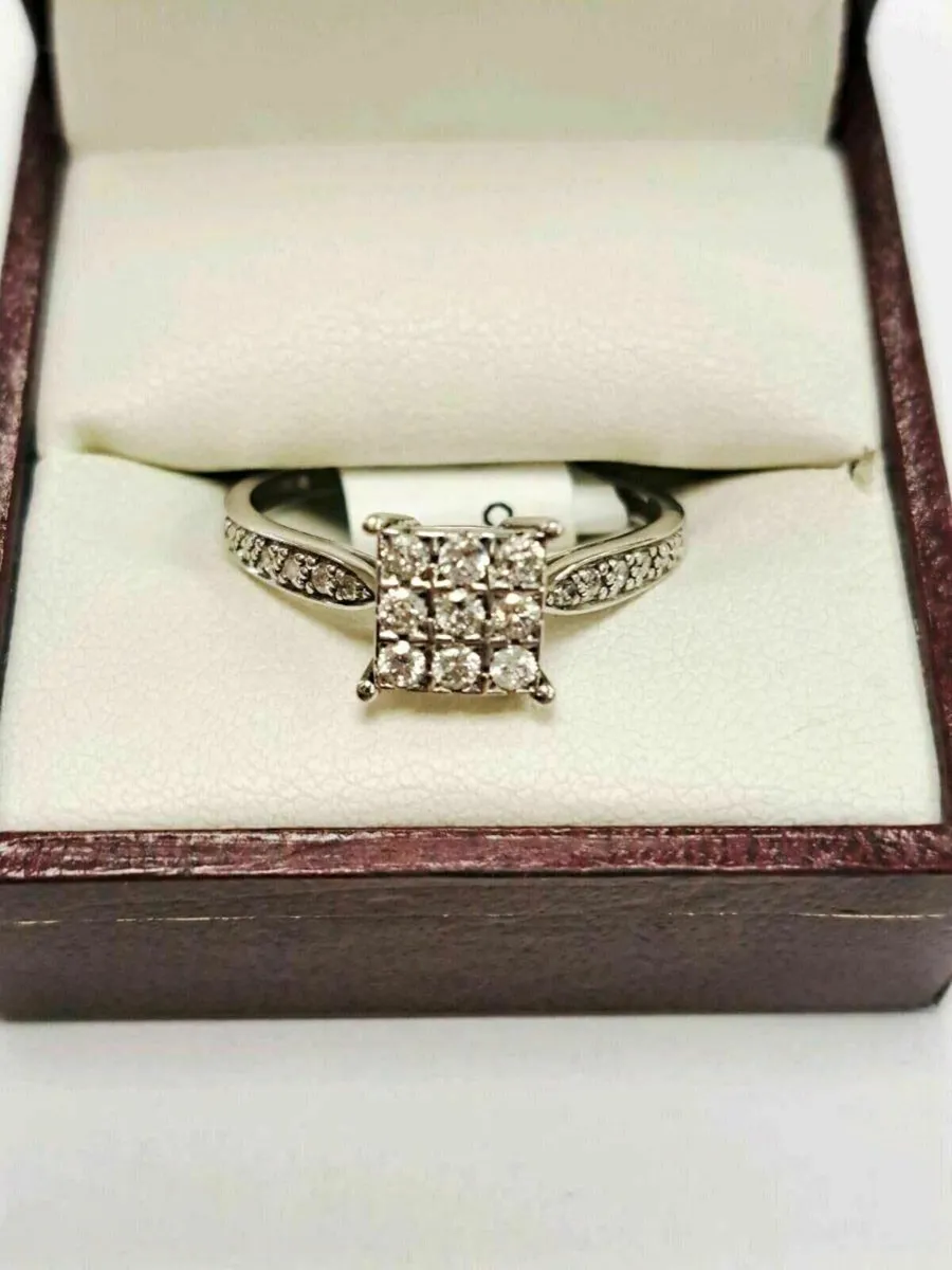 9K White Gold Diamond Ring 9CT - Image 1