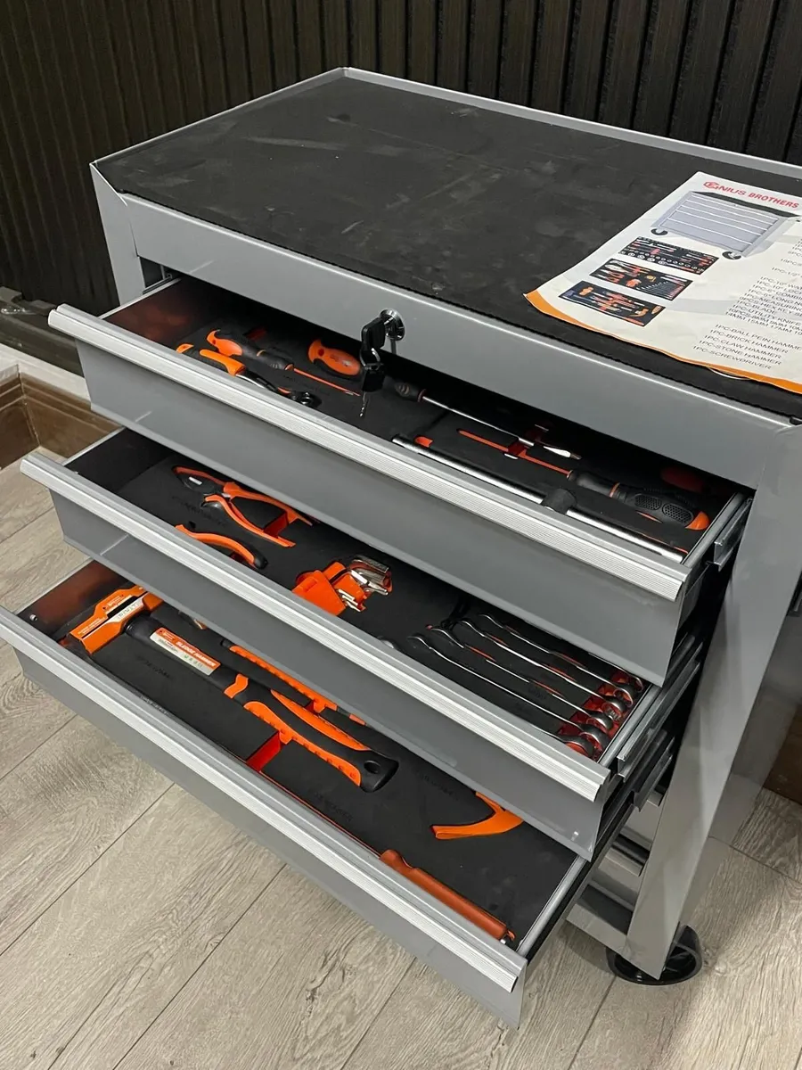 5 Drawer Tool Box  3 drawers full - Image 1