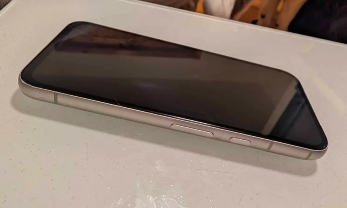 Google pixel 8a - Image 2