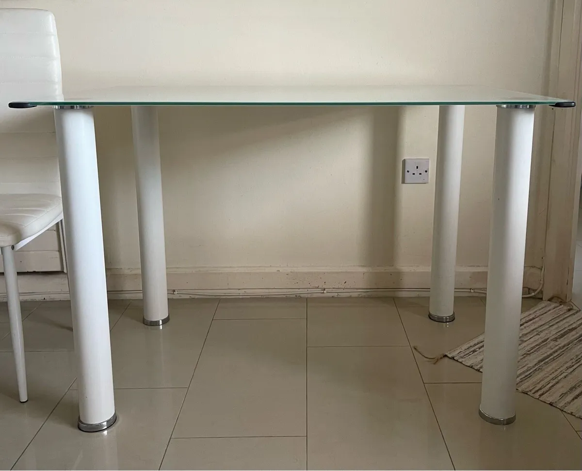 Glass dining table with 4 chairs - Image 1