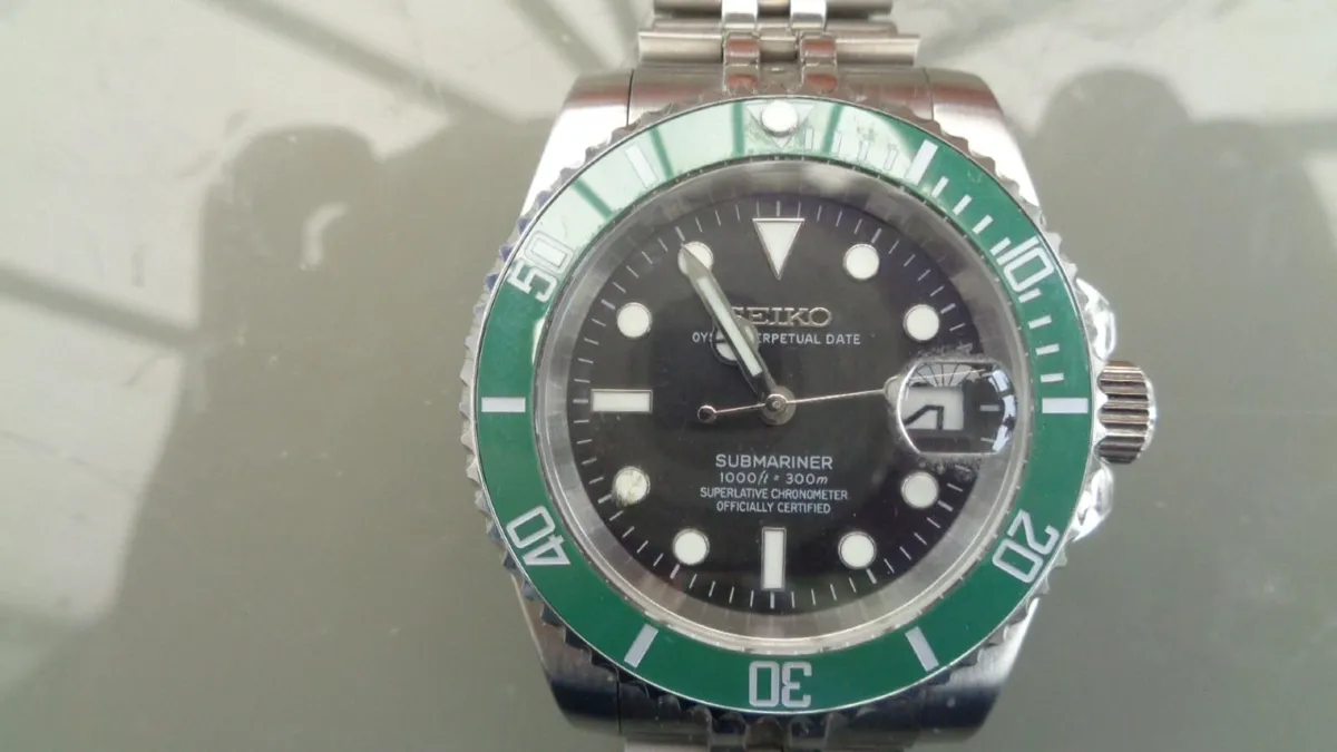 A very good rare Seiko automatic watch. - Image 2