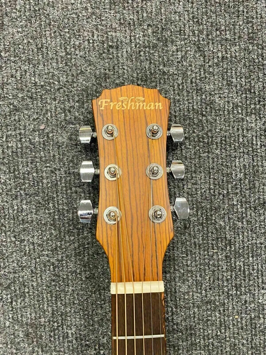 *NEW* Freshman Acoustic Guitar with Case - Image 2