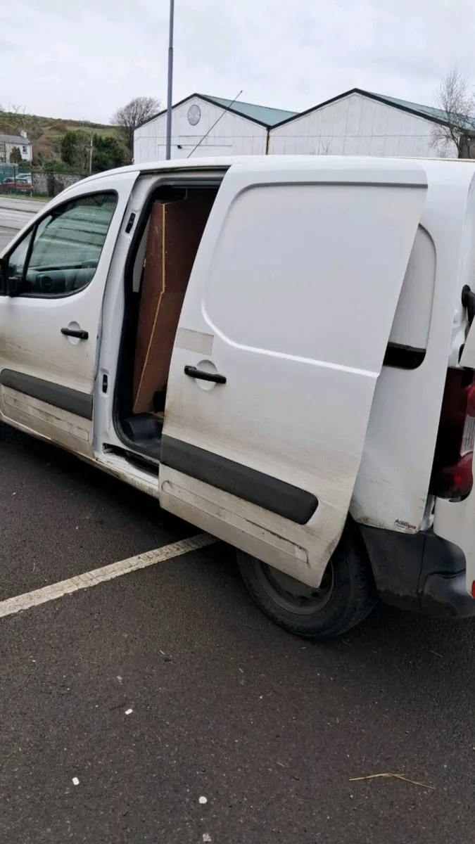 Berlingo 3 seater - Image 2