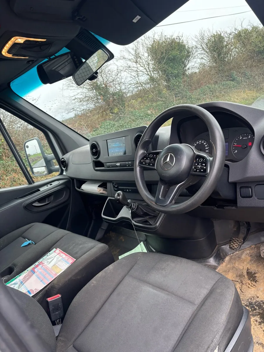 192 Mercedes sprinter flat body for sale - Image 3