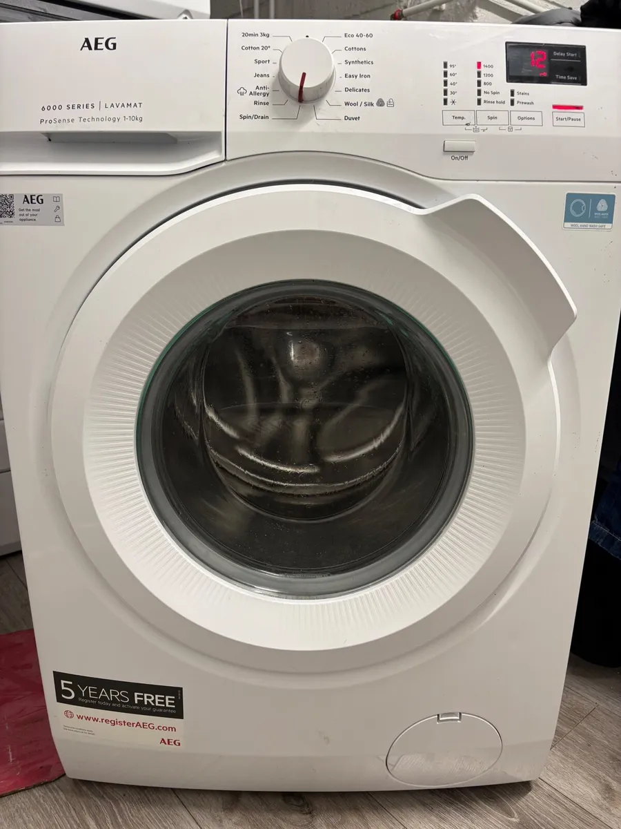 Washing machine - Image 1