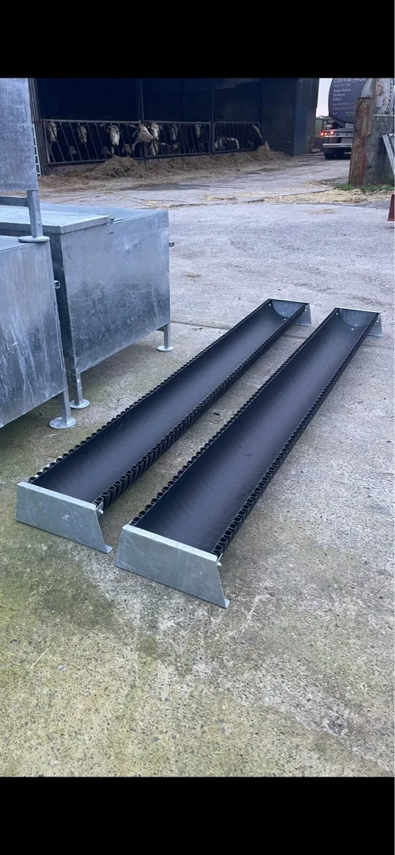 Sheep trough - Image 1