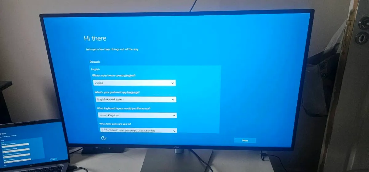 Dell U4323QE monitor ( orig box and cables incl) - Image 1