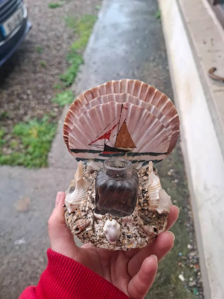 Vintage shell ink station