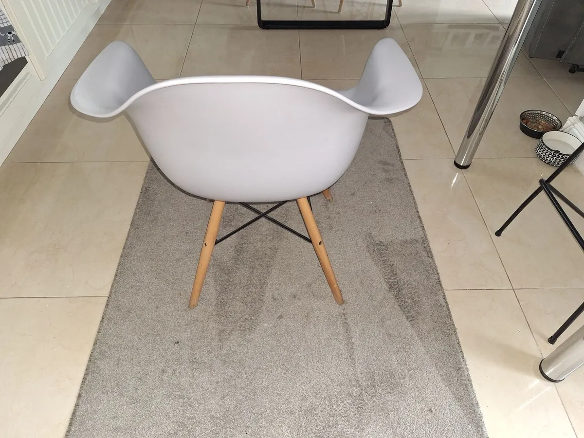 4 Dining room chairs - Image 4