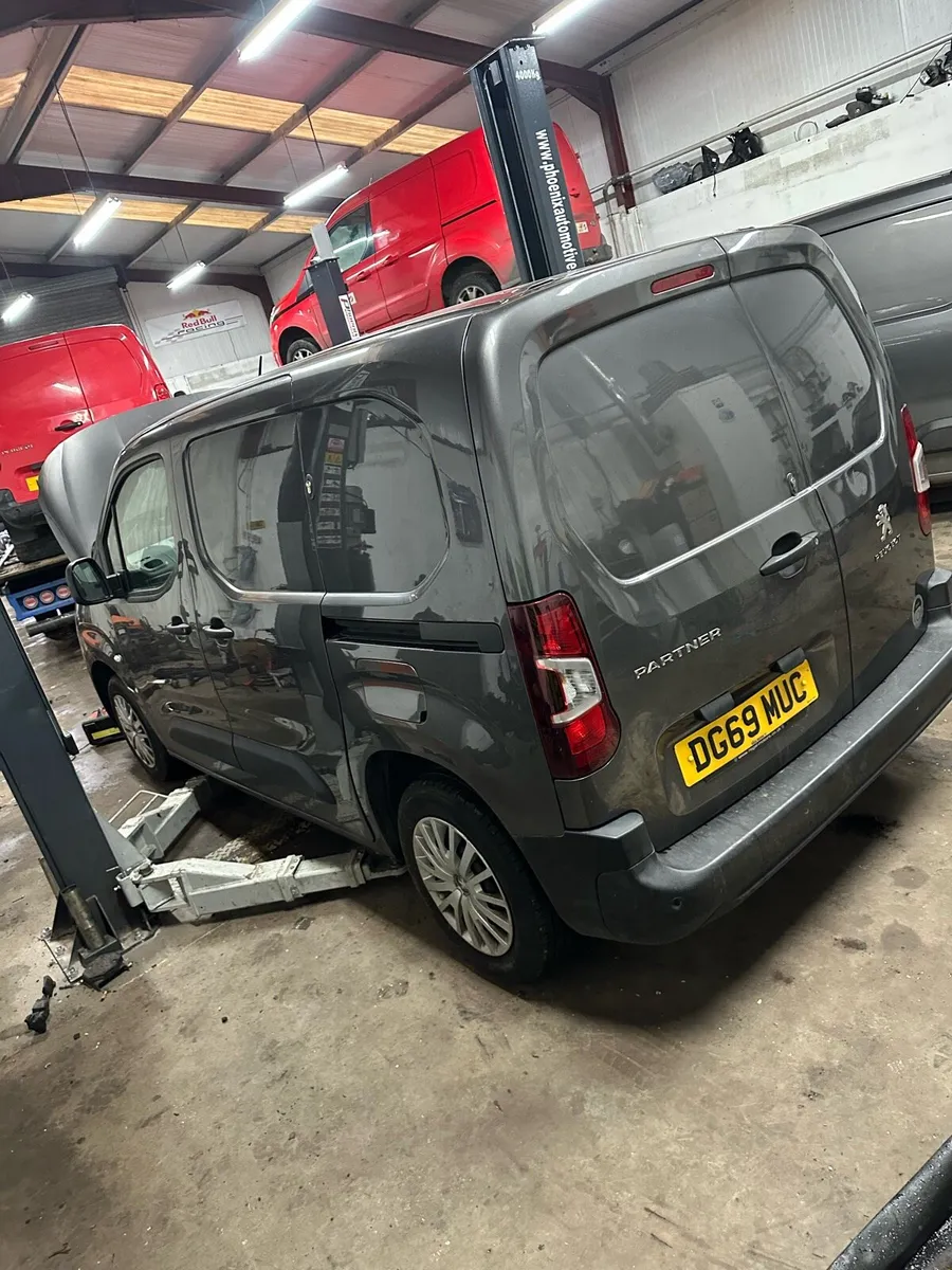 2019 Peugeot partner 1.5 for breaking - Image 4