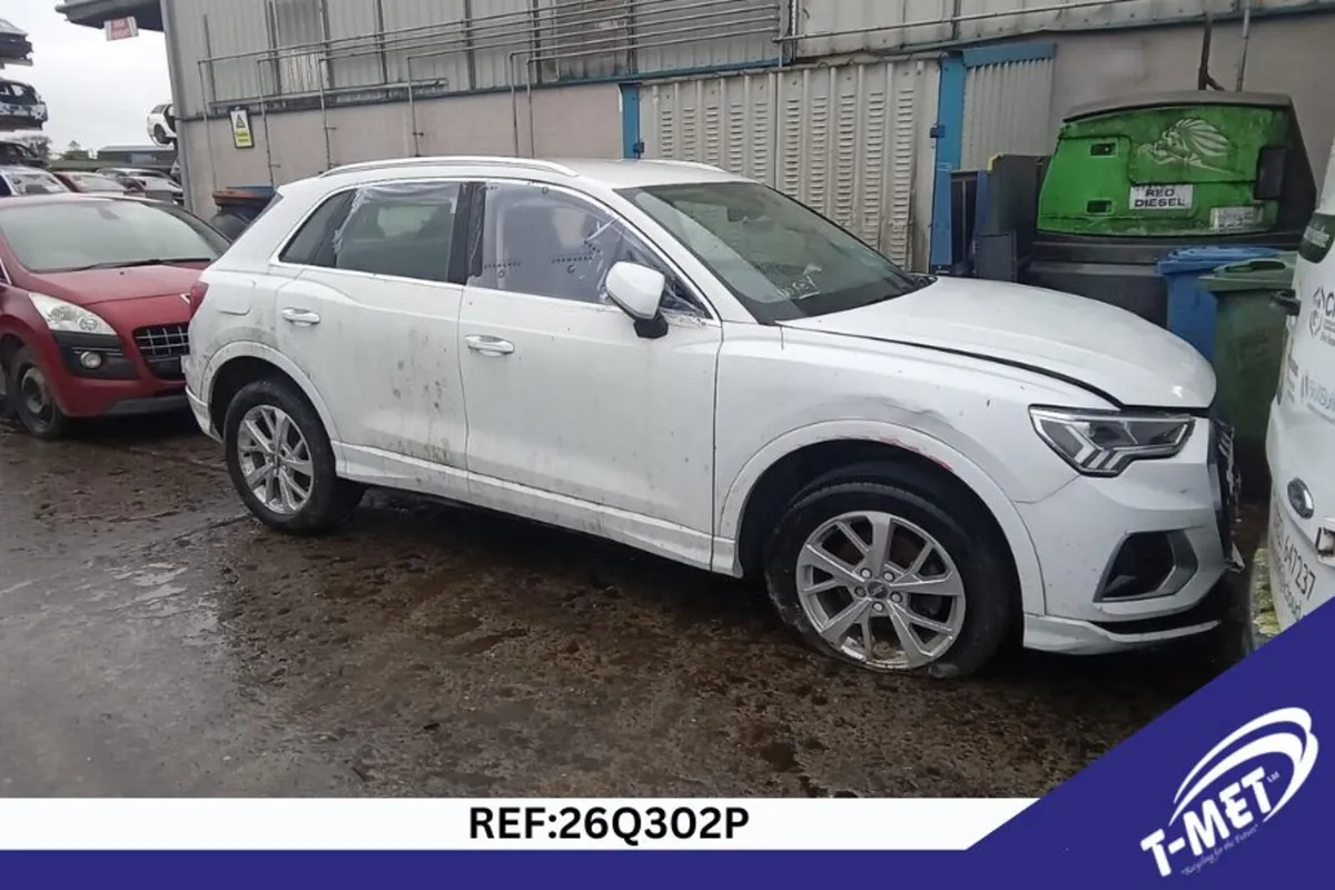 2019 AUDI Q3 BREAKING FOR PARTS - Image 1