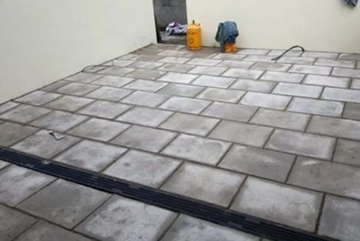 30m2  rectangular patio slabs WITH DELIVERY - Image 1