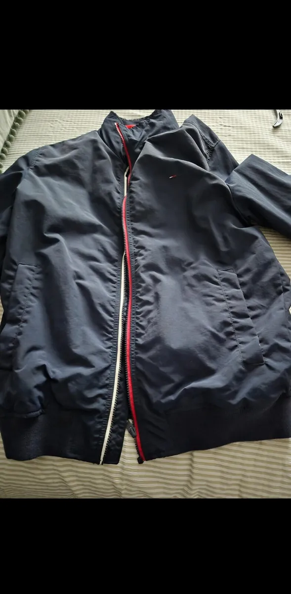 Tommy hilfiger light  jacket - Image 1