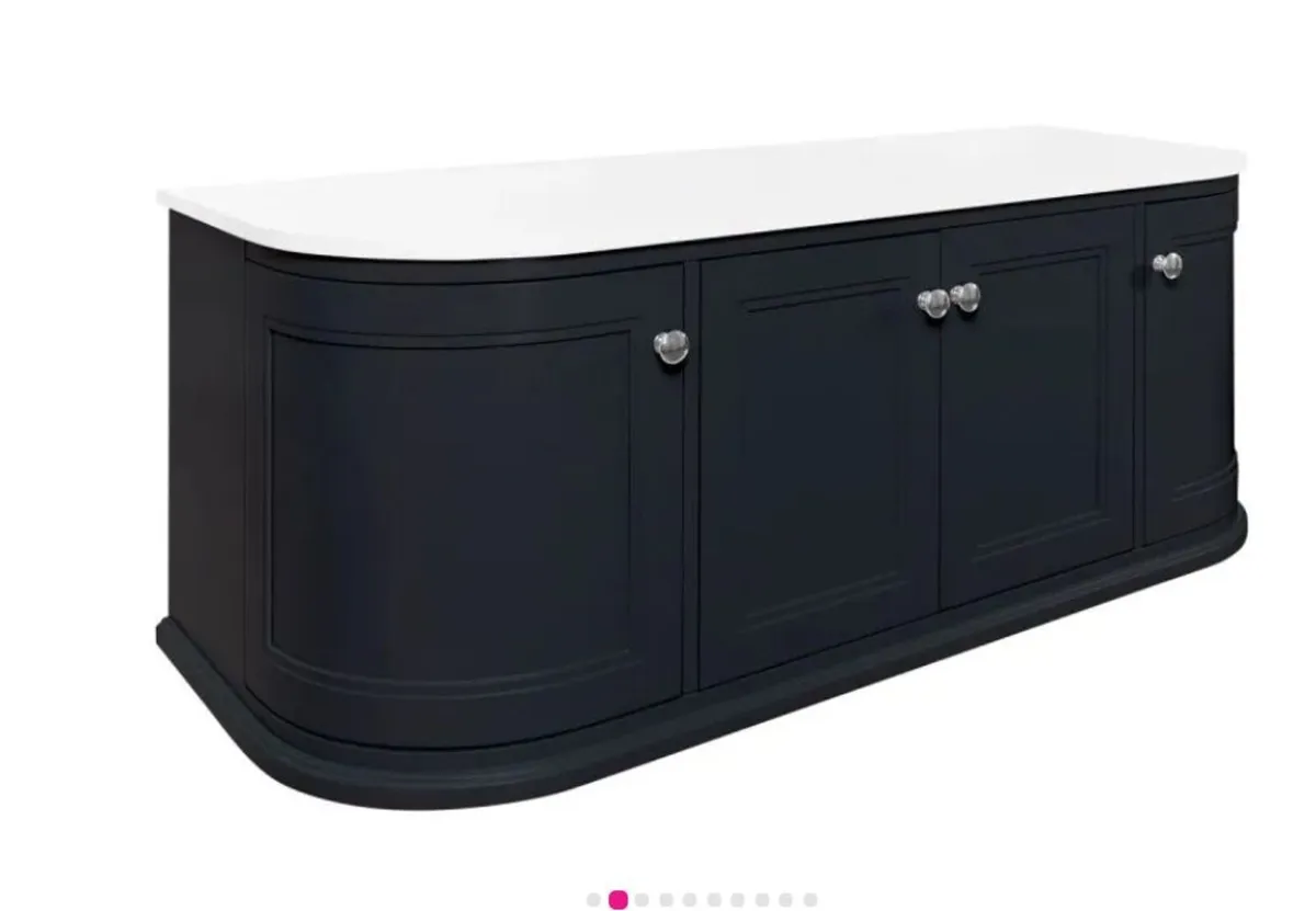 Kingsbury Classic Curved 1200mm Wall Mounted - Image 1