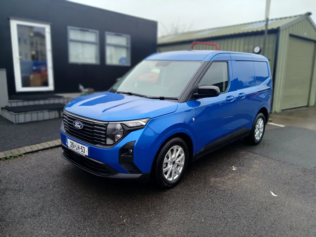 Ford Courier2025 1.5 dsl low mileage - Image 1