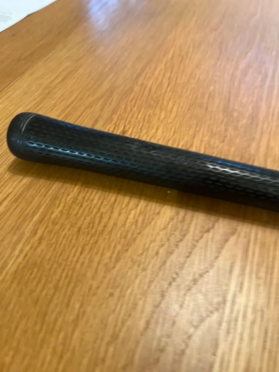 Titleist driver with Tour shaft - Image 4