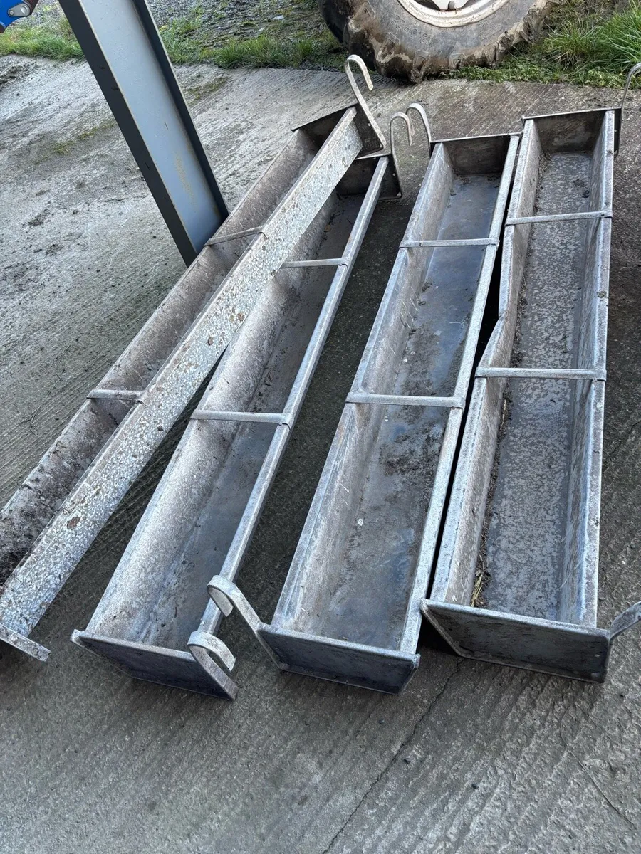 Hanging calf troughs - Image 3