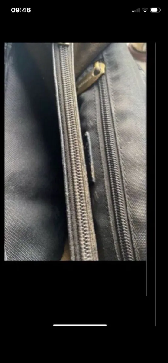 Hexagona Leather Shoulder Bag - Image 4