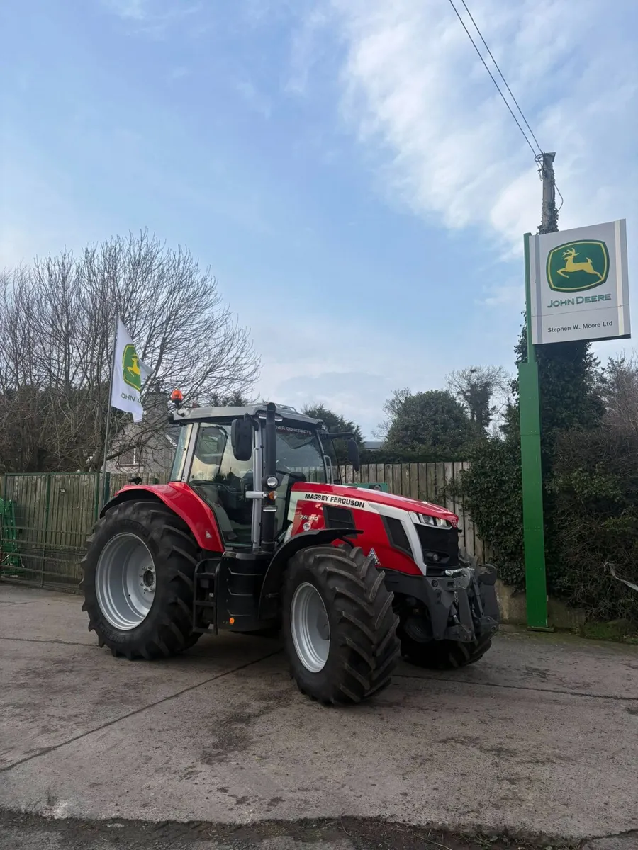 Massey Ferguson 7S.210 (2024) - Image 1