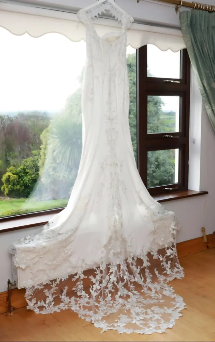 Enzoani Preston Wedding Dress - Image 3