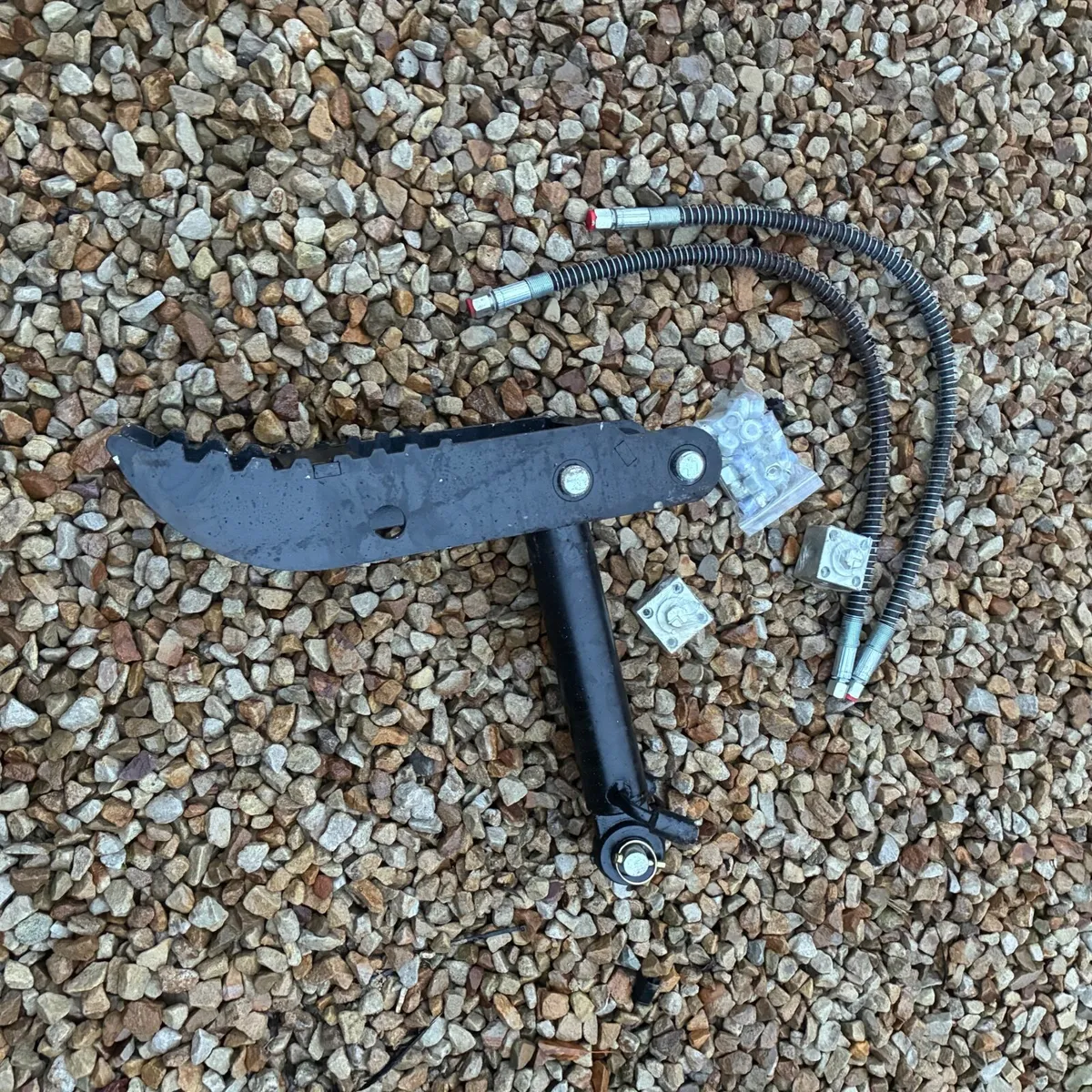 Hydraulic thumb /grab kit - Image 2