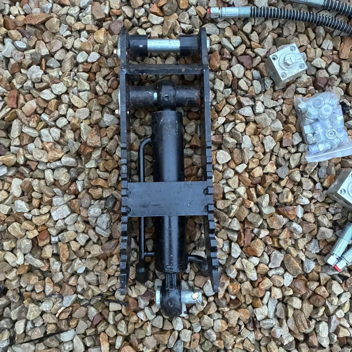 Hydraulic thumb /grab kit - Image 3