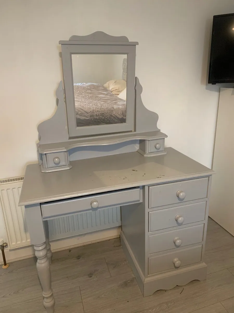 Grey dressing table - Image 1