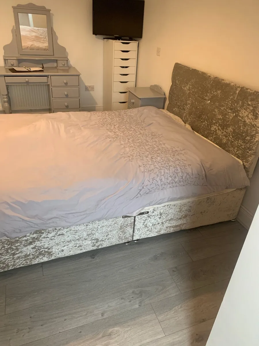 Grey headboard - Image 2